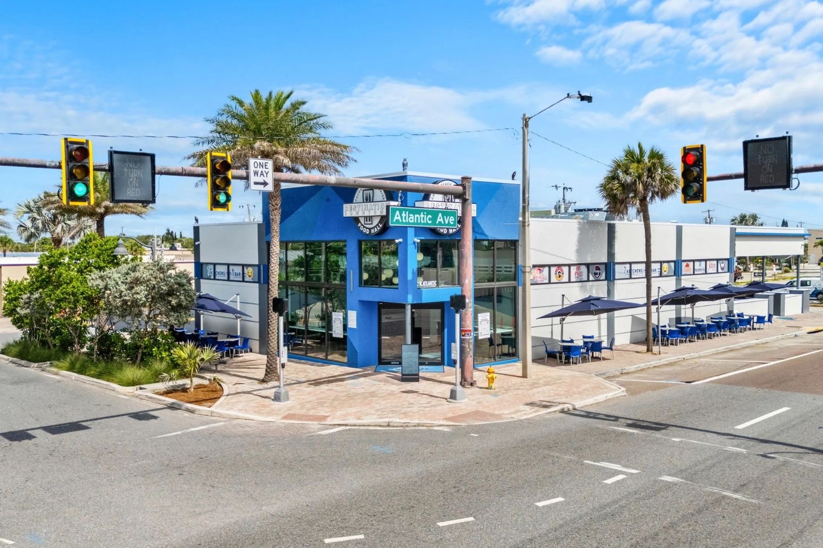 ES-8000 Storefront installed at Wave Food Hall, Cocoa Beach &mdash; ACG project